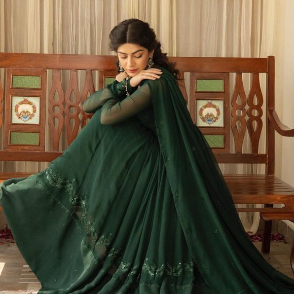 Punjabi pakistani Green Anarkali Kali Daar in Chiffon suit - Picture 4 of 4